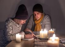 Графік погодинних відключень електроенергії: коли і де в Україні вимикатимуть світло