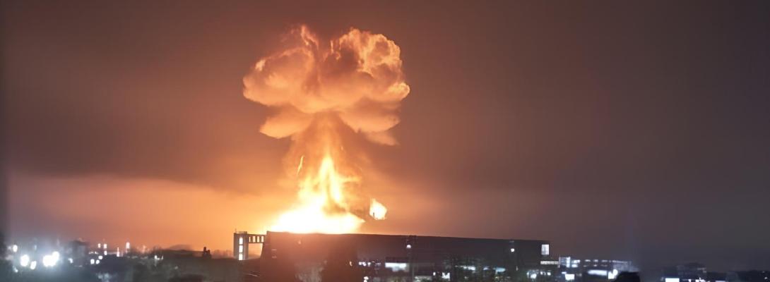 Терміново! Морські дрони прорвалися в тил ворога: порт у Туапсе палає після нічної атаки