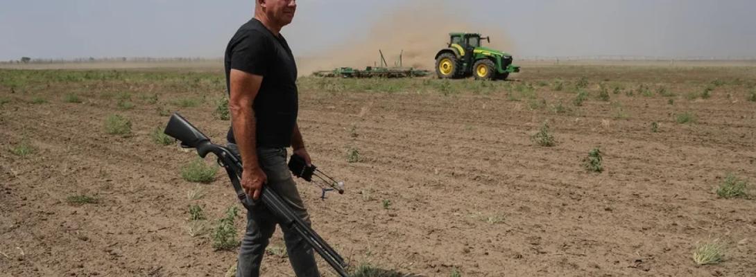 Його рушниця була щитом! Фермер, який збивав дрони тримав посмертно звання Героя України