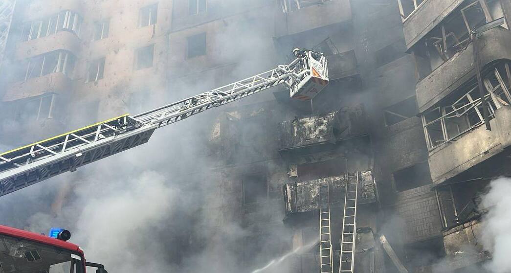 Кривава ніч в Тернополі! Російські терористи обстріляли місто: десятки загиблих 