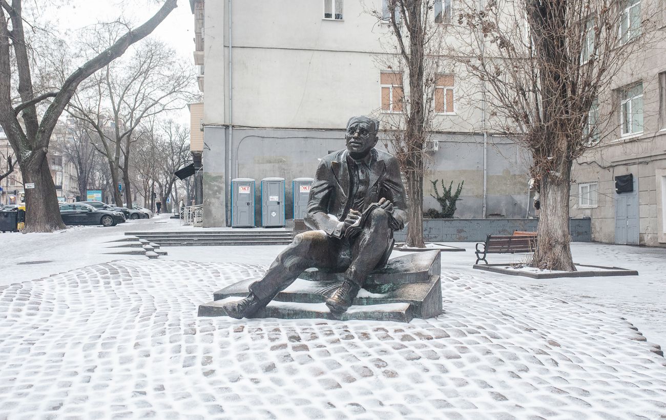 Сніг дістався до Одещини: де в Україні сніжить та якою буде погода найближчими днями