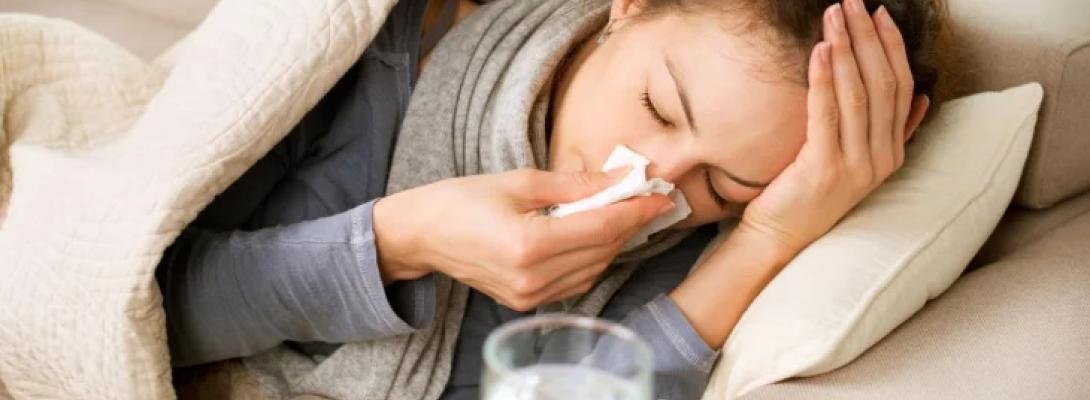 Медики пояснили, чому гарячий чай під час застуди чи грипу може зашкодити здоров’ю