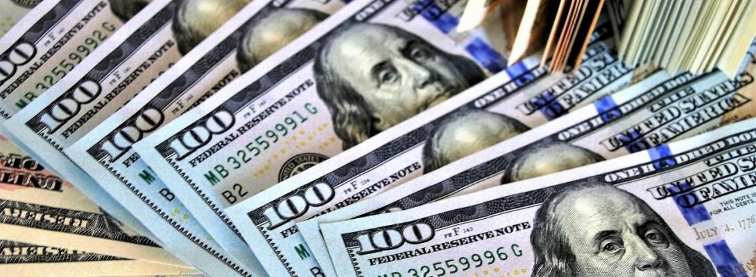 Долар продовжує зростати, євро втрачає позиції: актуальні курси валют в обмінниках