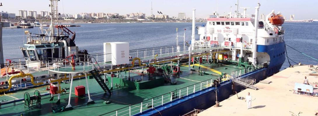 Мільйони барелів нафти з рф можуть "зависнути" у морі через санкції США, - Bloomberg