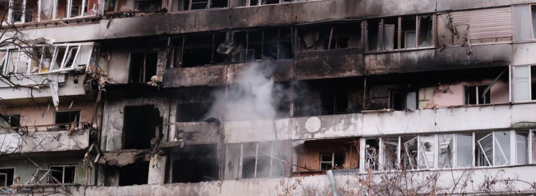 Атака рф на Київ: у багатоповерхівці під завалами може бути людина, - ДСНС