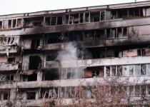 Атака рф на Київ: у багатоповерхівці під завалами може бути людина, - ДСНС