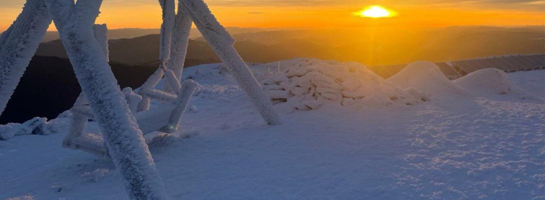 Карпати накрив шторм і густий туман: рятувальники попереджають туристів про небезпеку