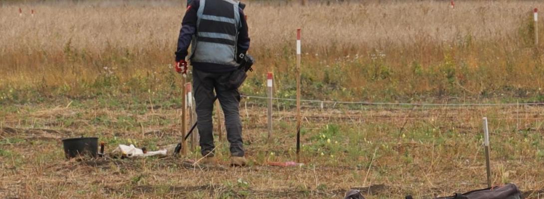 Майже 150 тис. кв. км небезпеки: як відбувається розмінування українських територій