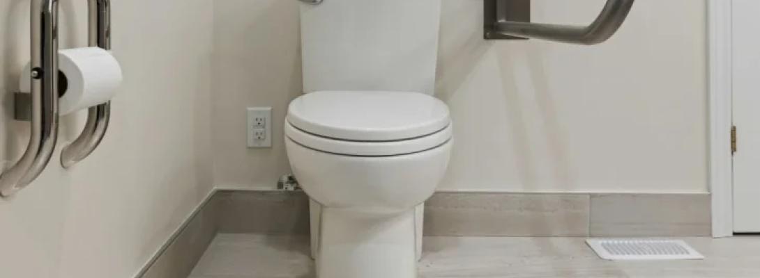 Вчені розвіяли міфи! Дослідження показало, чи дійсно варто закривати кришку унітазу