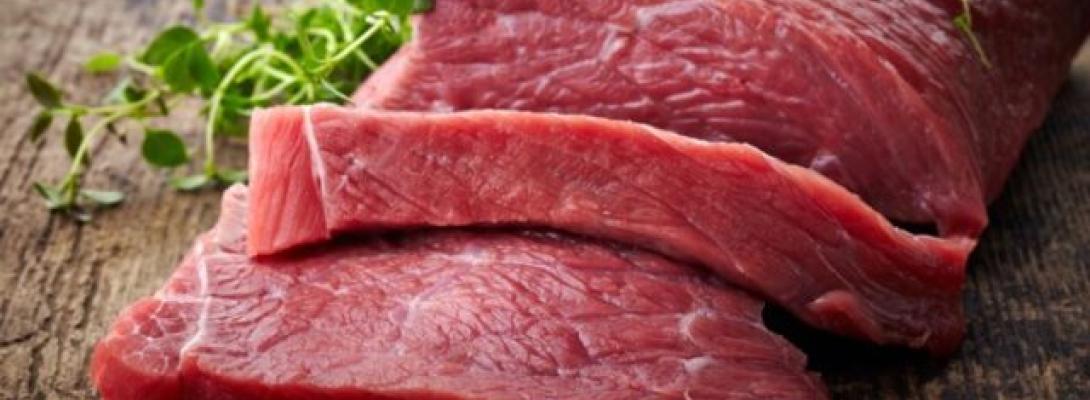 Дослідники з’ясували, чому споживання червоного м’яса прискорює інфаркти та інсульти