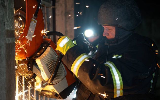 Нічний кошмар в Одесі! Російські війська вдарили по житлових будинках: місто у вогні