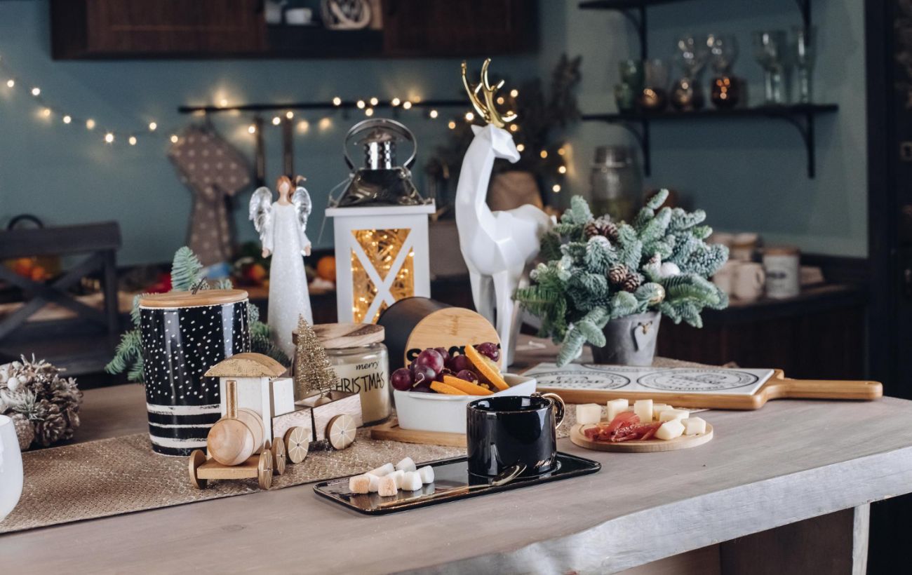 У Харкові різко зросли ціни на новорічний декор: що скільки коштує цього року