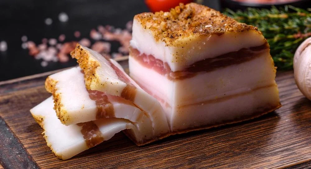 Від традиційної страви до зміцнення імунітету: дієтолог пояснив, чому сало корисне