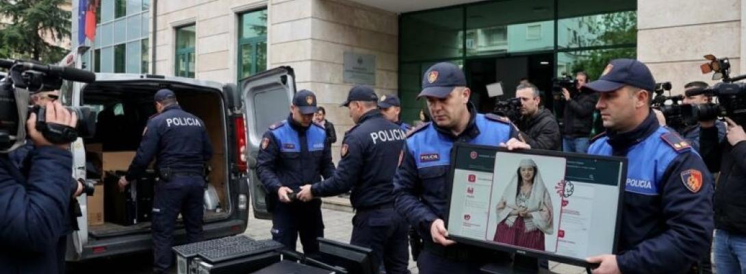 Такого світ ще не бачив! Першого в історії ШІ-міністра спіймали на хабарі