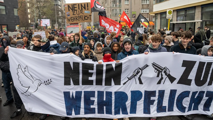 Терміново! Молодь вийшла на масові протести в Німеччині: країна на межі катастрофи