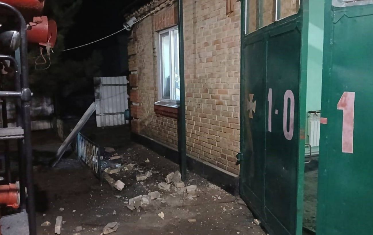 Черговий удар по цивільній інфраструктурі: російський дрон знищив будівлю пожежної частини в Запорізькій області