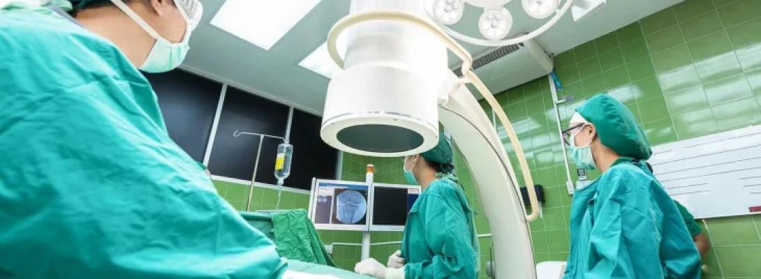 Прослуховування рок-музики допомагає хірургам працювати ефективніше, – дослідження