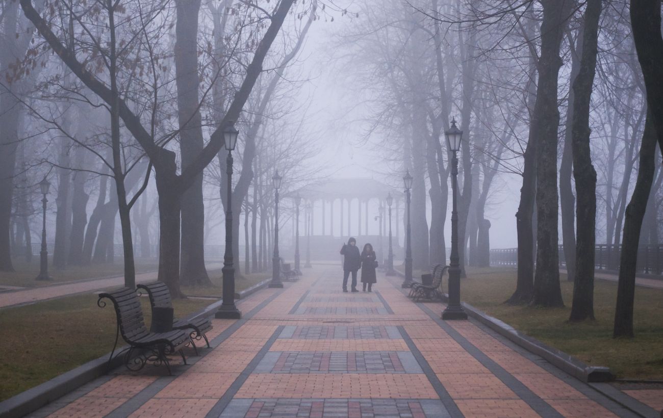 У Києві зранку очікується туман: КМДА радить водіям дотримуватися правил безпеки