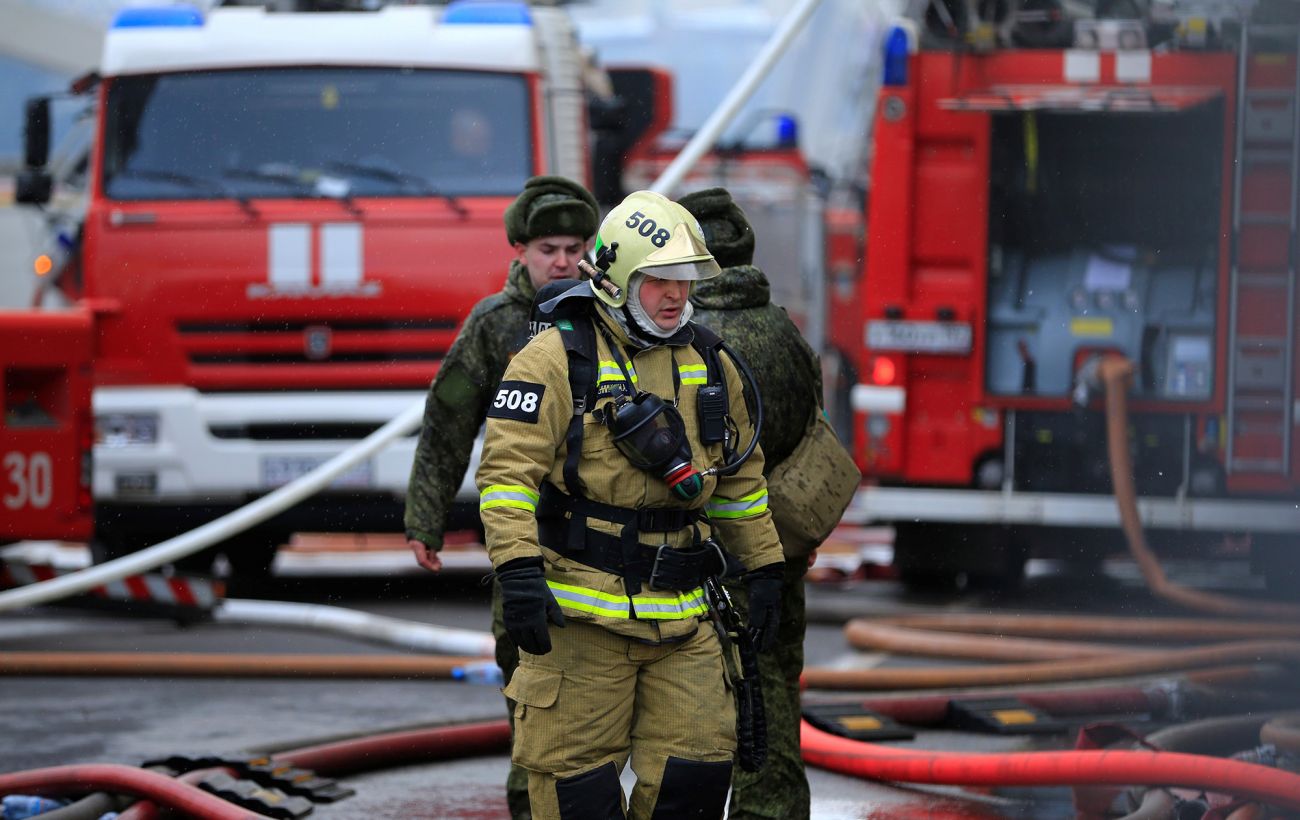 Закриття аеропортів у Москві, вибухи на ТЕЦ та хімзаводі: що відомо про атаку у рф