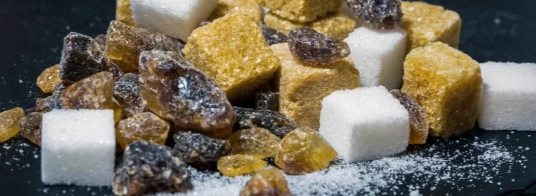 Несподівана небезпека: 9 продуктів, у яких прихованого цукру більше, ніж у банці коли