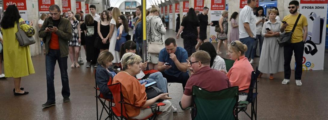 Українці готові терпіти війну стільки, скільки потрібно? Що показало опитування КМІС