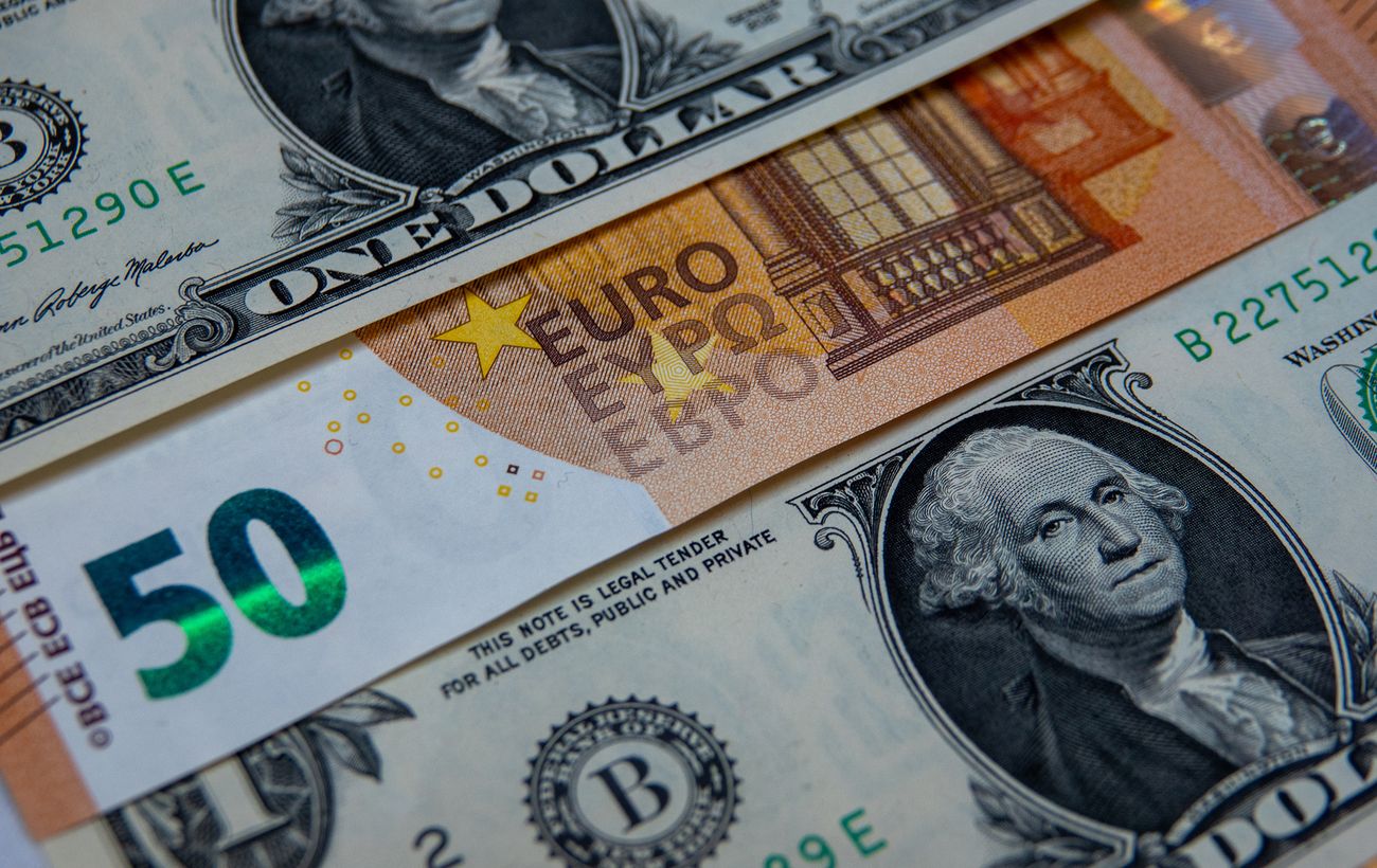 Незначне подорожчання долара і євро в обмінниках: як змінюються курси валют