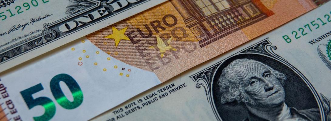 Незначне подорожчання долара і євро в обмінниках: як змінюються курси валют