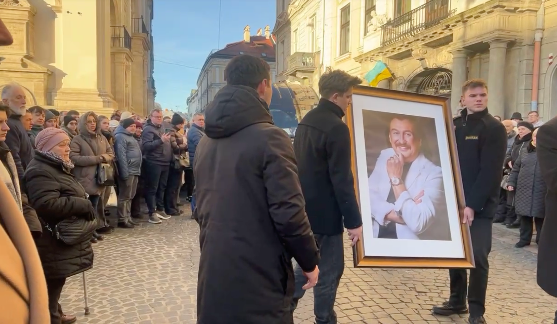 Степан Гіга назавжди залишився в серцях: емоційні кадри прощання з легендою у Львові