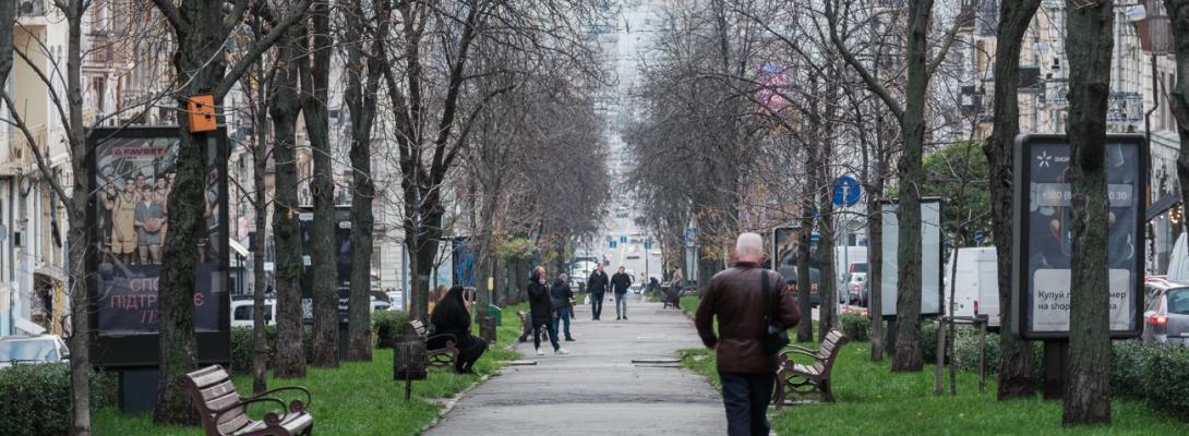 Тепло і майже без опадів: якою буде погода в Україні завтра і коли прийде похолодання