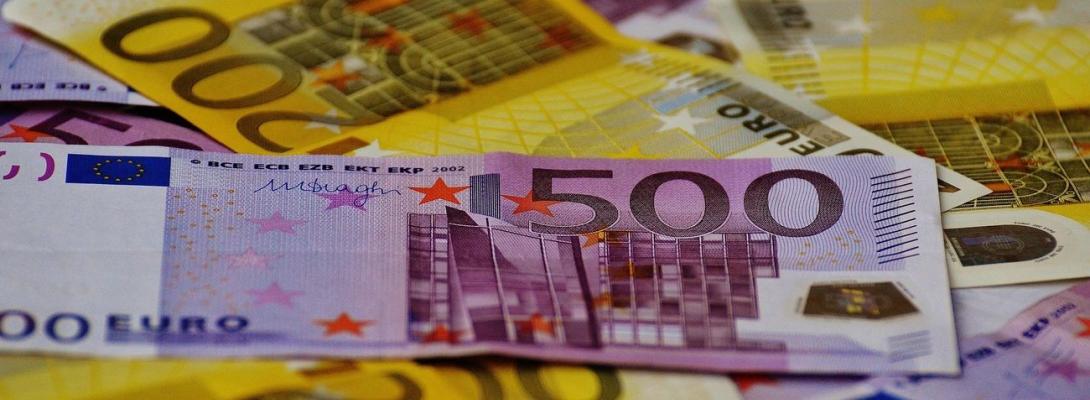 Вартість євро в українських обмінниках наблизилася до позначки 50 гривень