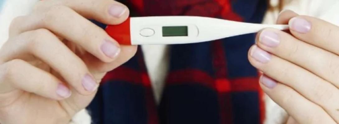 Підвищена температура після щеплення: лікар розповідає, що це означає і як реагувати