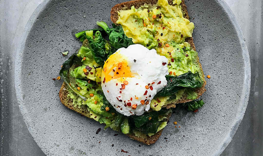 Сніданок, що продовжує життя: експерти розповіли, які продукти варто їсти вранці