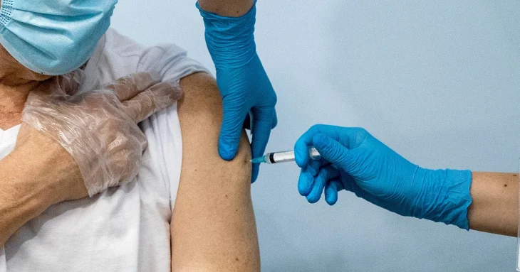 Чи можна вводити вакцину в ділянку з татуюванням і що важливо знати перед процедурою