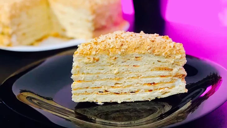 Готуємо смачний сметанник без світла: швидкий рецепт десерту, який здивує всю родину