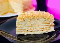 Готовим вкусный сметанник без света: быстрый рецепт десерта, который удивит всю семью
