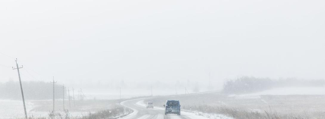 Різдвяні хуртовини й ожеледиця: водіїв Дніпропетровщини попередили про небезпеку