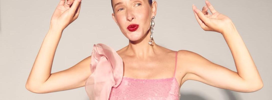 Святкова елегантність: Осадча вибрала сукню з лелітками до Нового року 2026