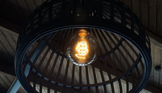 Почалося! Масові відключення світла по всій країні: графіки більше не працюють