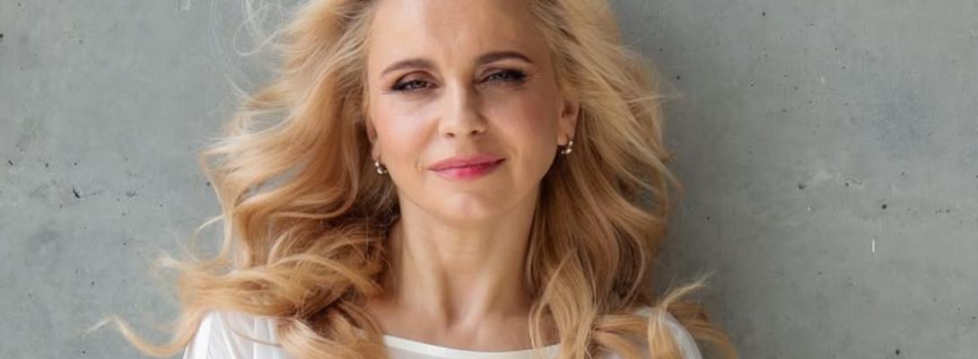 Як виглядати стильно на Різдво 2025: Лілія Ребрик показала ідеальний "лук"