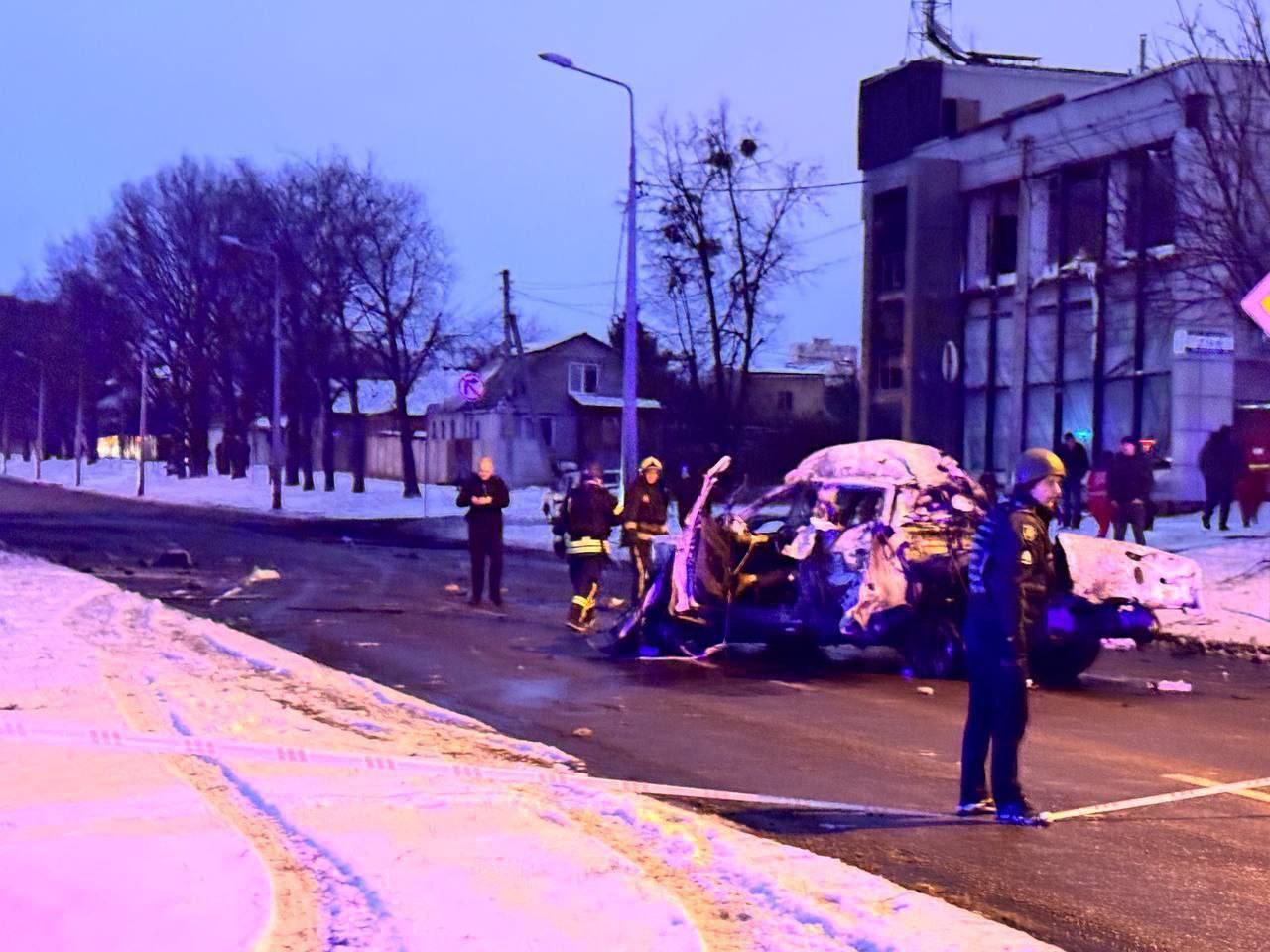 Жах у Харкові! Російські терористи атакували КАБами цивільні автомобілі з людьми