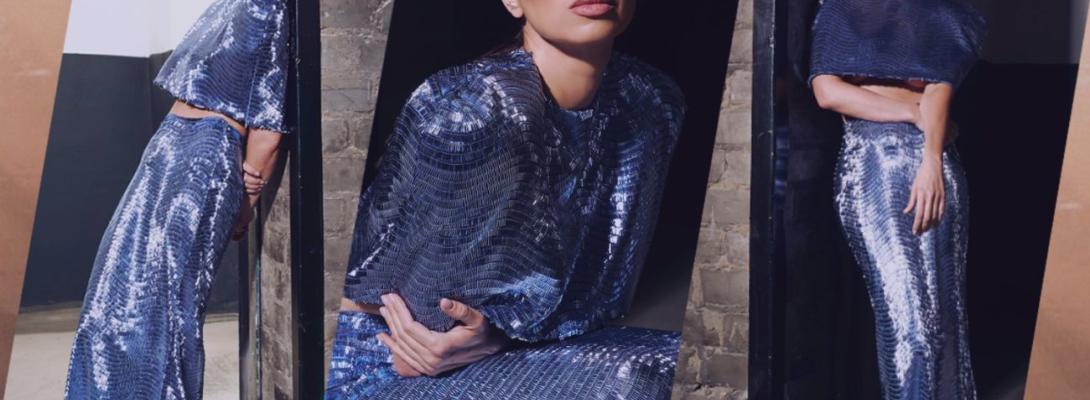 Синій металік і фасон "русалка": дружина Усика вразила святковим "луком"